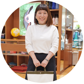 店舗スタッフ
